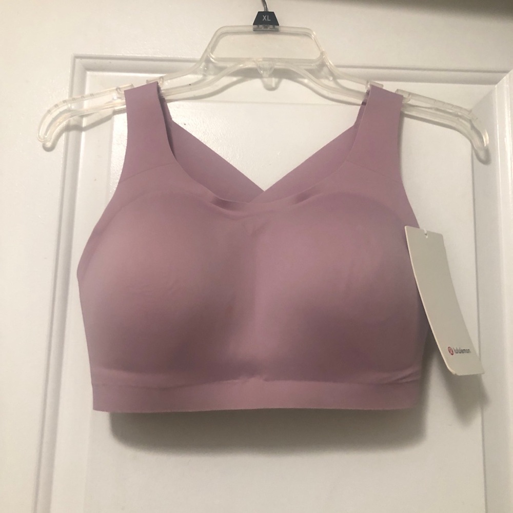 lululemon athletica PINK Wireless Seamless Sports Bra Size 34DD NWT price $99